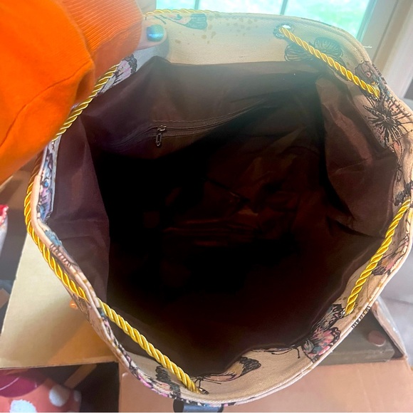 NWOT Butterfly BackPack - Book Bag - Over Night Bag - Travel Bag - Picture 3 of 5